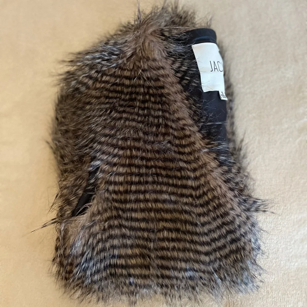 Jack by BB Dakota Faux Fur Striped Vest - Size S - Picture 11 of 12